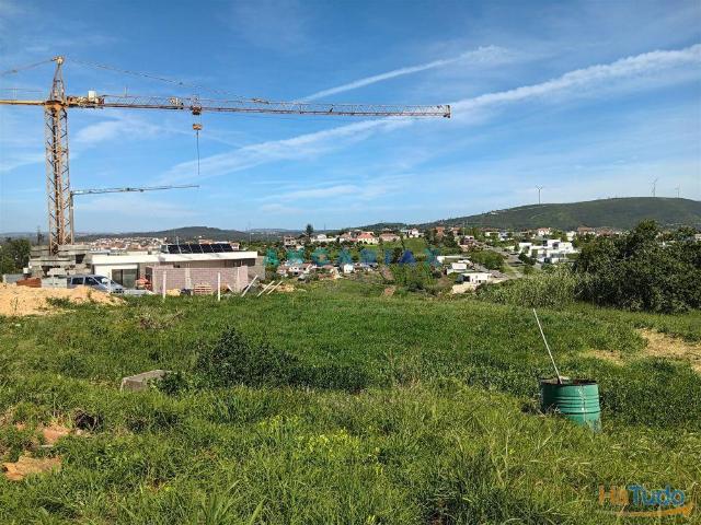 ANG1583 Terreno para Venda em Leiria | 26064083380
