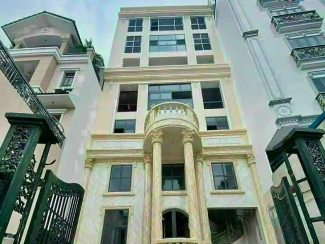 Đang vay bank 40 tỷ cần bán tòa nhà VP H+6T 2.100m2 sàn hđt 230tr. DT: 10mx48m. Giá 60 tỷ