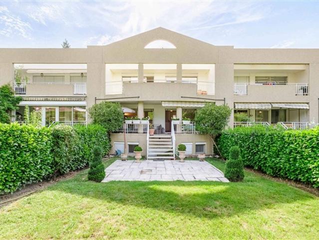 Angenehmes 5 Zimmer Doppelhaus mit Terrasse und Garten