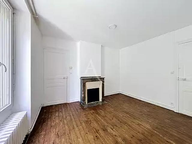 Angers 49000 Location appartement 3 pièces t3 au dernier étage