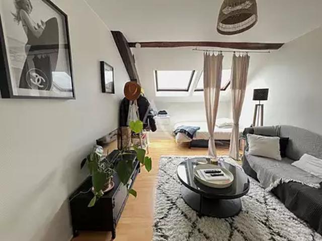 Angers 49100 Location appartement 1 pièce t1 au dernier étage cave