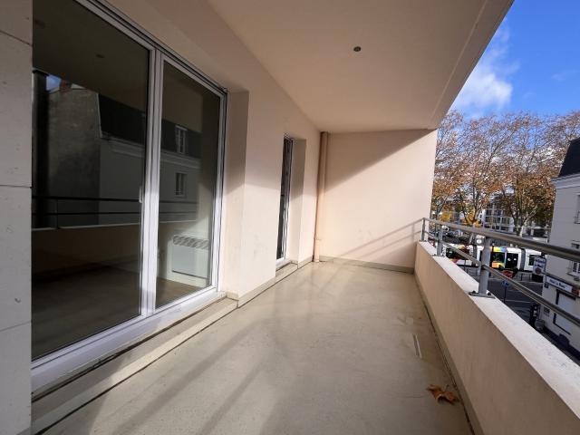 ANGERS HYPER CENTRE T3 avec ascenseur, balcon et parking