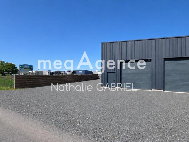ANGERS Idéal investisseur Entrepot neuf en partie loué ZA Corzé