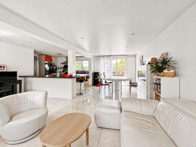 Angers – Maison familiale de 170 m², cinq chambres, Garage e. 150m² Angers