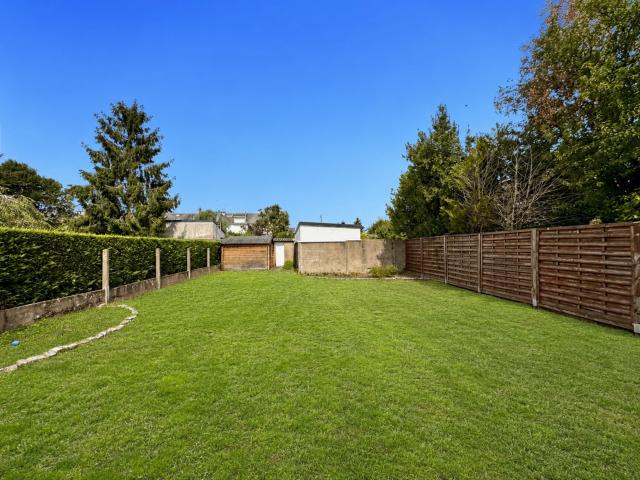 Angers – Maison familiale de 170 m², cinq chambres, Garage et grand jardin sans vis à vis