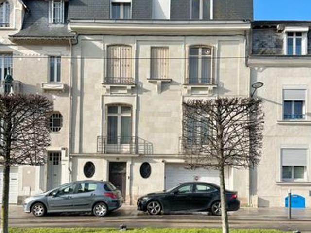 Angers Place Lafayette: Maison T13 321m2 Parcelle: 308m2