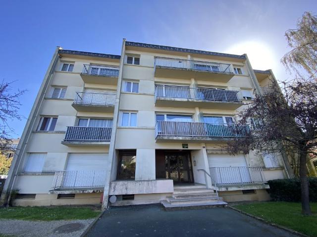 ANGERS PREDALI: Type 1 bis, balcon, cave, loué