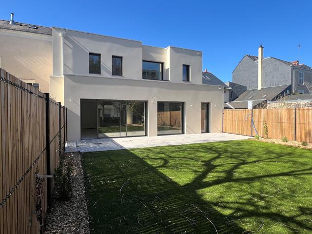 ANGERS, Quartier de La Madeleine Maison d'architecte 202,80 m2 habitables