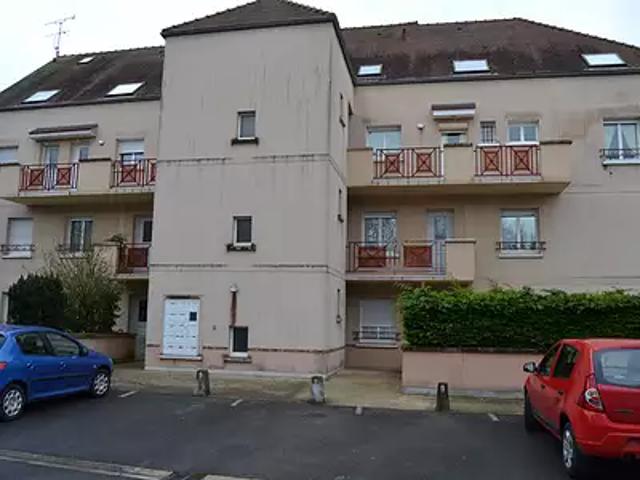 Angerville 91670 Location appartement 2 pièces t2 au dernier étage cave