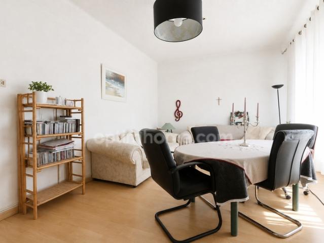 ANGEVILLERS APPARTEMENT 3 PIECES DE 75 M² ! 2 CHAMBRES, CAVES ET PARKING ! BEAU POTENTIEL !