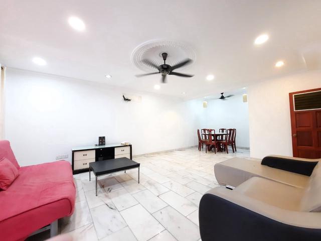 Anggerik Liparis 2 storey house gated guardedKota kemuning Shah Alam