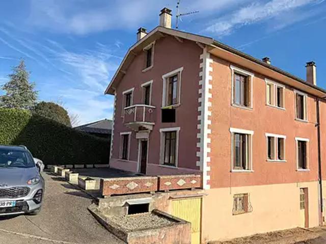 Anglefort 01350 Achat / Vente maison 9 pièces t9 au dernier étage cave