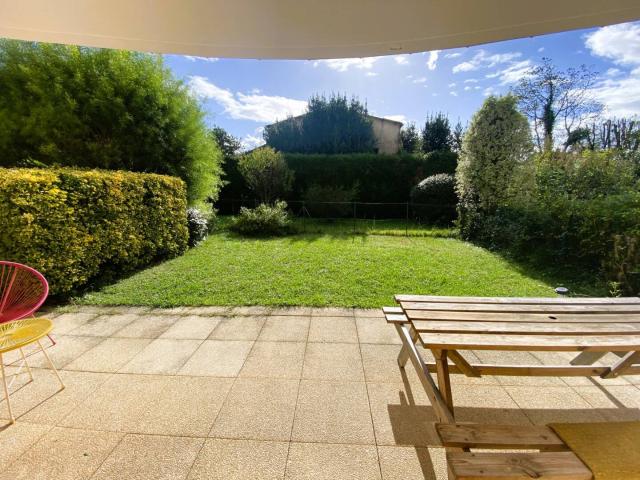 ANGLET CHAMBRE D'AMOUR: T2 DE 48m2, terrasse de 28 M2 et JA
