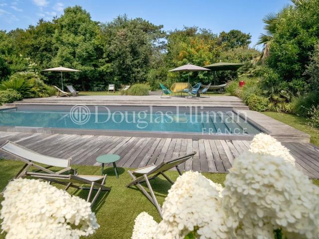 Anglet Chiberta – Maison de charme avec piscine proche golf. 340m² Anglet