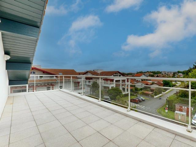 ANGLET BOIS BELIN, T4 au dernier étage avec Garande Terrasse SUD