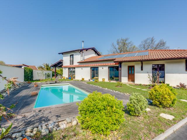ANGLET MONTBRUN MAISON BAIGNÉE DE LUMIÈRE