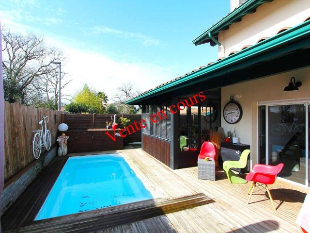ANGLET SUTAR PROCHE GOLF BASSUSSARRY TRES JOLIE MAISON MITOYE