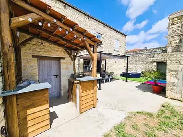 Angliers 17540 Achat / Vente maison 9 pièces t9 terrasse