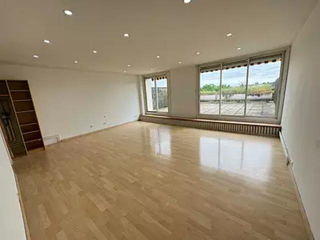 Angoulême 16000 Achat / Vente appartement 1 pièce t1 au dernier étage terrasse