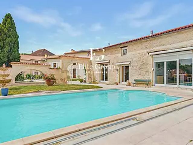 Angoulême 16000 Achat / Vente maison 11 pièces t11