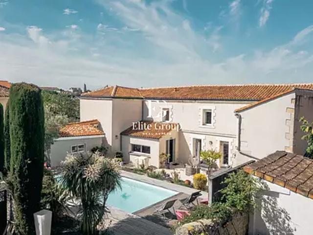 Angoulême 16000 Achat / Vente maison 9 pièces t9 piscine cave