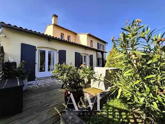 Angoulême 16000 Achat / Vente maison 9 pièces t9