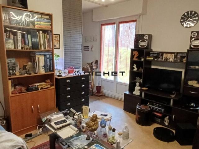 Angoulême, appartement 1 pièce avec terrasse et parking