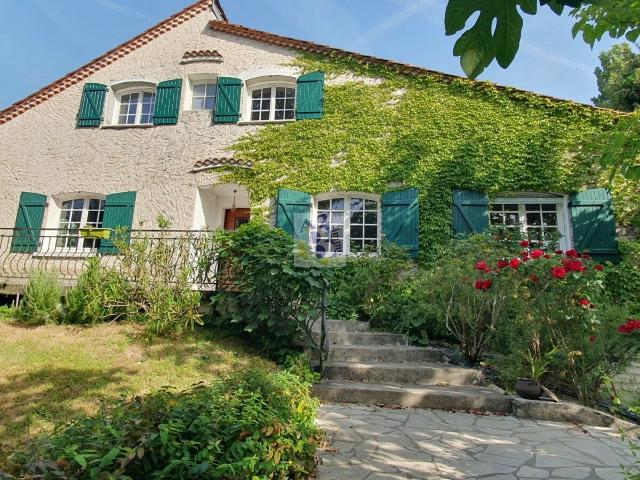 Angouleme, maison villa, 4 chambres, parc arboré. 185m² Angoulême