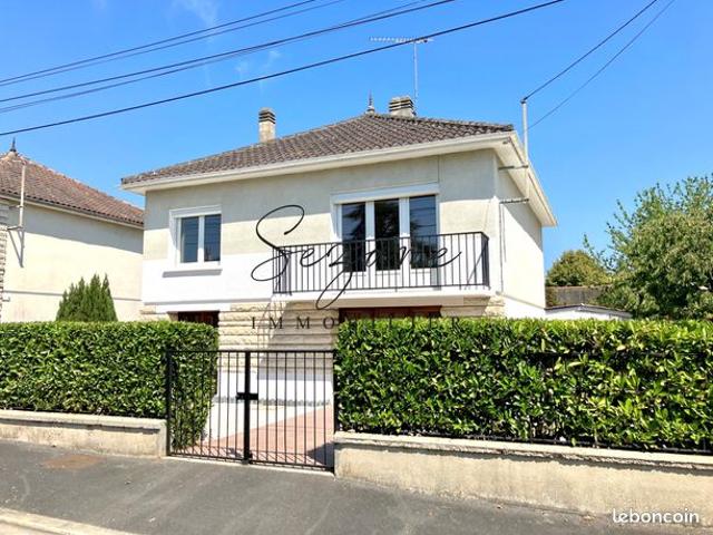 Angoulême Saint Cybard Belle Maison de ville F4, indépendante avec jardin clos et garage double