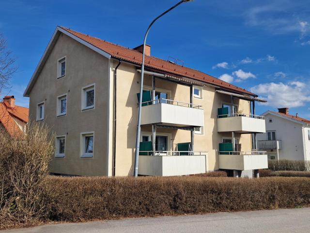 Ängsliden 12