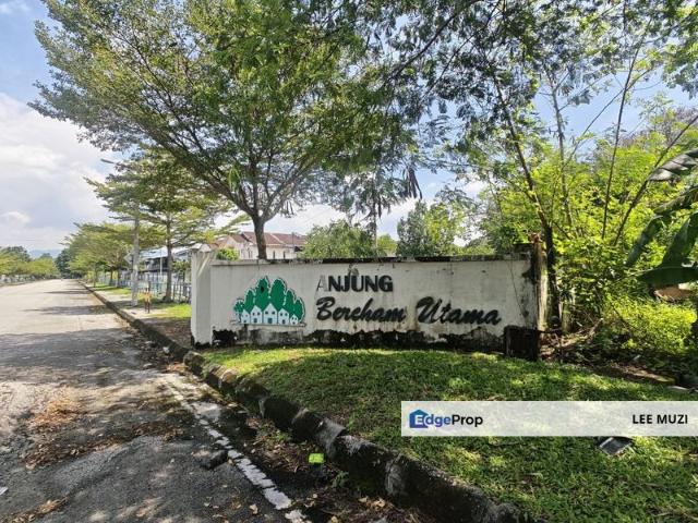 ANJUNG BERCHAM UTAMA