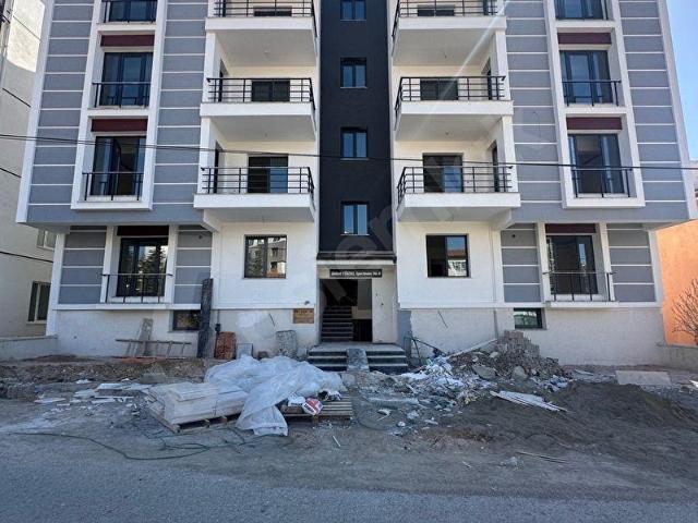ANKADAN MÜKEMMEL KONUM VE İŞÇİLİK SATILIK ULTRA LÜKS DAİRE