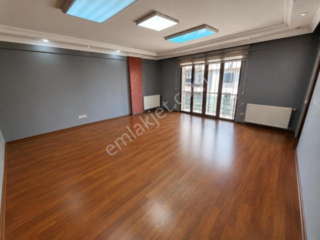 Anka'dan Ümraniye Esenevler Mah.'de Satılık 4+2 Dubleks Daire