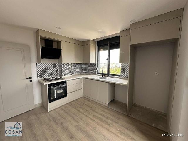 ANKASTRELİ PANJURLU HAVUZLU, GÜVENLİKLİ SİTEDE SIFIR 2+1 DAİRE