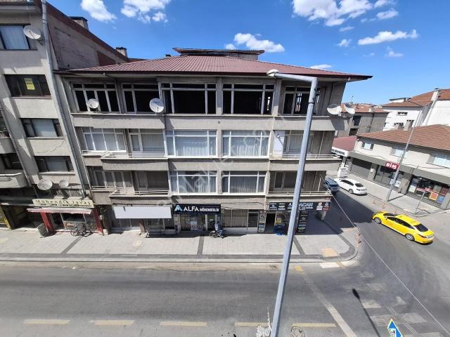 Ankara Caddesi Yakınında 130 M2 2+1 Kiralık Merkezde Daire