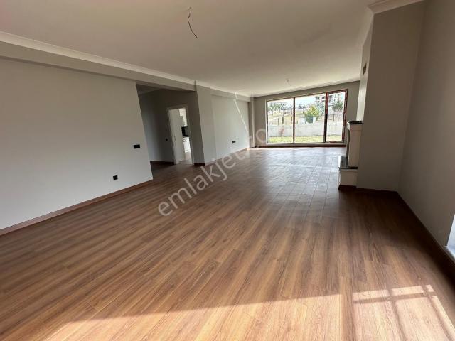 Ankara Etimesgut Ayyıldız Mahallesi'nde Satılık 5+1 Villa