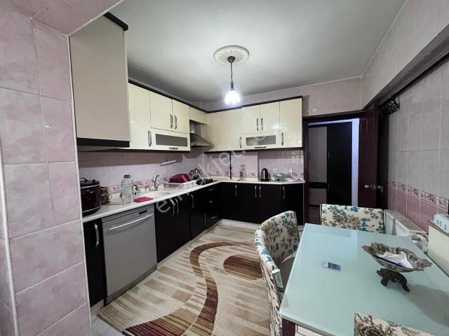 Ankara Kazanç'tan Merkezi Konumda Ulaşım Hattında Full Yapılı Eşyalı Kiralık 3+1 Daire