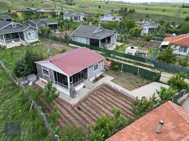 ANKARA KAHRAMANKAZAN'DA 1100M SATILIK ARSA