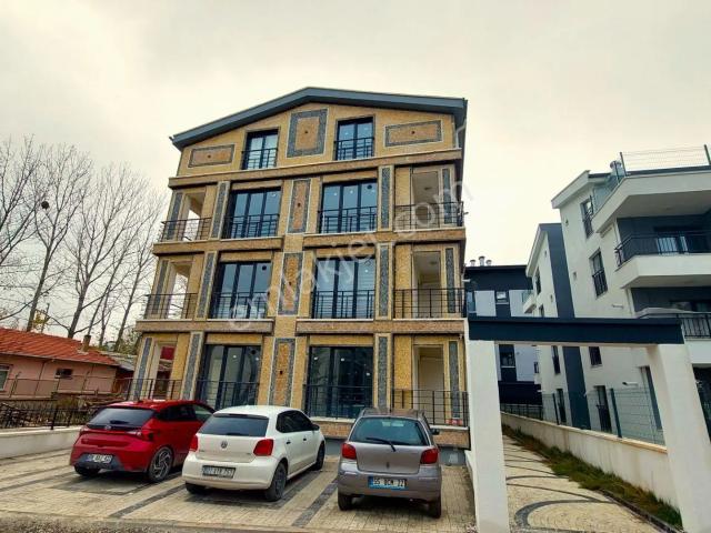 Ankara İncek Dubleks Sıfır 3+1 Bulvara 100 M. Satılık Daire