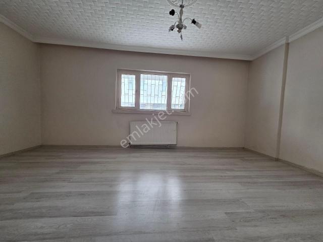 Ankara Sincan Mareşalda 2+1 Bahçe Katı Satılık Daire