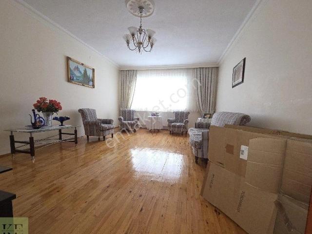 Ankara Sincan Mareşalda 3+1 Sitede Açık Cepheli Satılık Daire