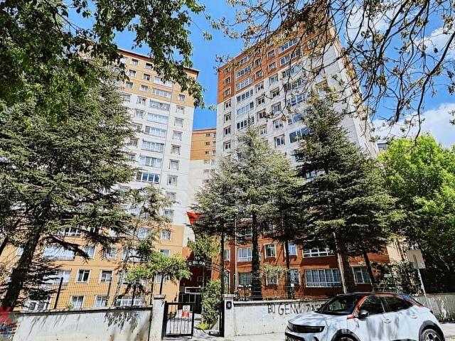 Çankaya 100.yıl İşçi Blokları Çok Katlılar Boş Satılık 2+1 Daire