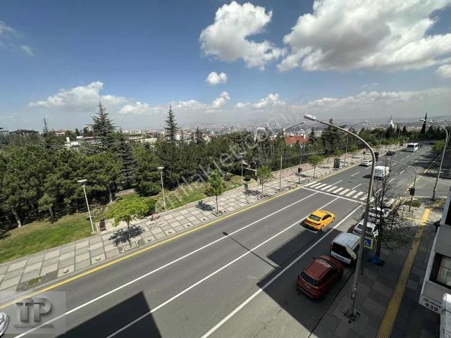 Çankaya Cd Atakule&köşk Yanı Ankara Manzaralı Otoparklı 3+1 Ofis