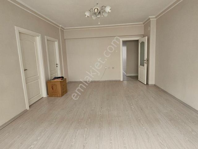 Çankaya Aşağı Öveçler 'de Acil Kiralık 3+1 İçi Yapılı Daire