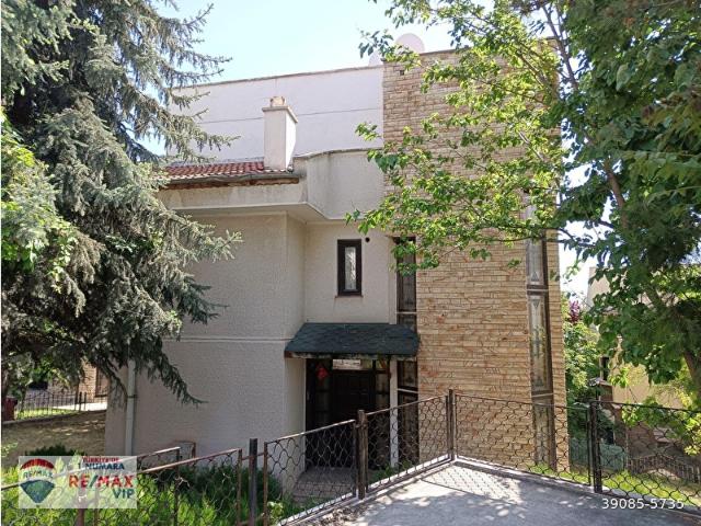ÇANKAYA BEYTEPE DOLUNEVLER SİTESİNDE SATLIK VİLLA