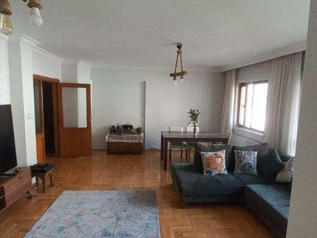 ÇANKAYA LİBYA CADDESİNDE KIZILAY YAKINI,FERAH VE KONFORLU FIRSAT ACİL SATILIK LÜKS 4+1 DAİRE