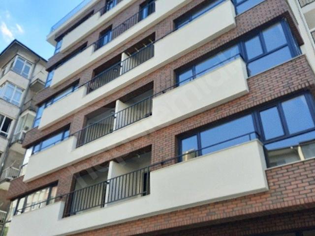 ÇANKAYA TUNALIHİLMİ CADDESİNDE YENİ BİNADA 1+1 KOMBİLİ AÇIK, KAPALI OTOPAKLI