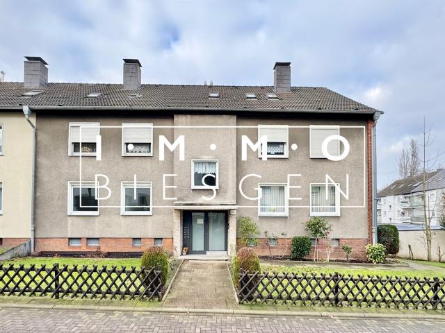Ankommen und Wohlfühlen: 3,5 Zimmer Wohnung mit Balkon und Blick ins Grüne frei werdend!