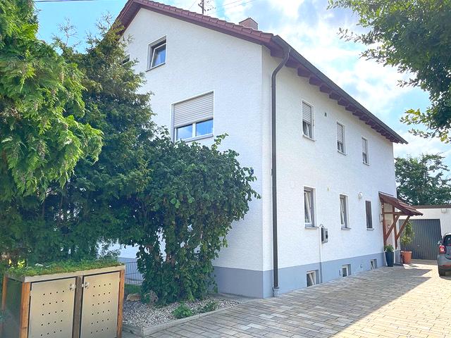 Ankommen. Wohlfühlen. Bleiben. – Vielseitiges Wohnhaus mit Garten und Perspektive in Langweid