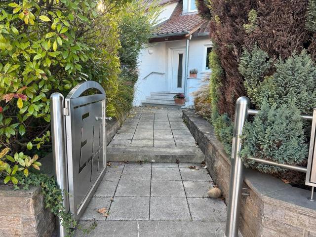 Ankommen & Wohlfühlen: Großzügiges Einfamilienhaus mit Kachelofen